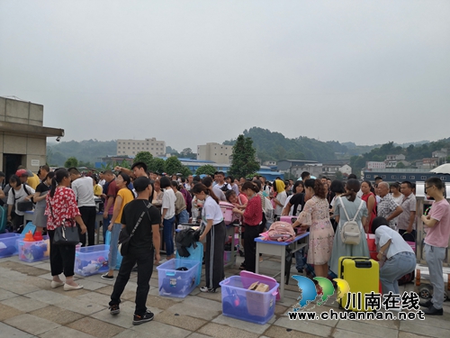 叙永三中开展违禁违带物品专项清理行动(图2)