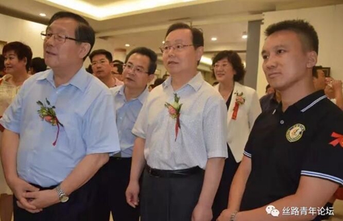 全国政协副主席万钢接见丝路青年论坛代表(图5)