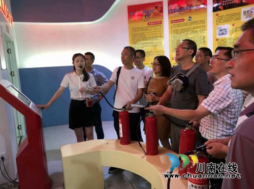 合江县市场监管局开展安全教育活动(图2)