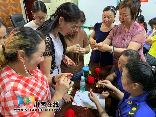 龙马潭区红星街道开展“传承手工艺术 放飞指尖梦想”手工培训活动(图1) 龙马潭区红星街道开展“传承手工艺术 放飞指尖梦想”手工培训活动(图1)