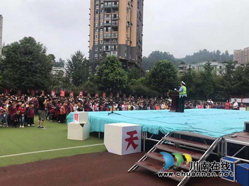 宜宾筠连交警大队把好“四关”筑牢开学季校园周边交通安全防线(图2)