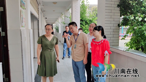 江阳区华阳街道筑牢校园安全防线(图1)