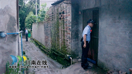 泸县立石镇派出所对可疑涉黄窝点进行拉网式大检查(图2)