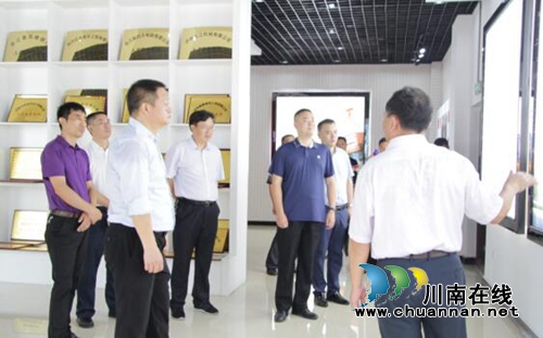 李志刚一行莅临四川三河职业学院调研指导工作(图2)