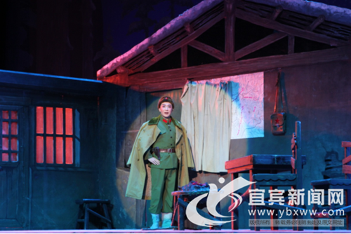 京剧《智取威虎山》在宜宾上演&nbsp;引发票友共鸣(图1)