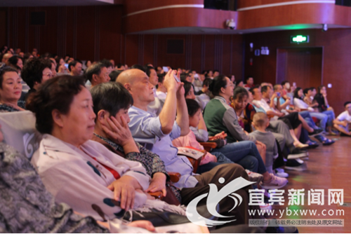 京剧《智取威虎山》在宜宾上演&nbsp;引发票友共鸣(图3)