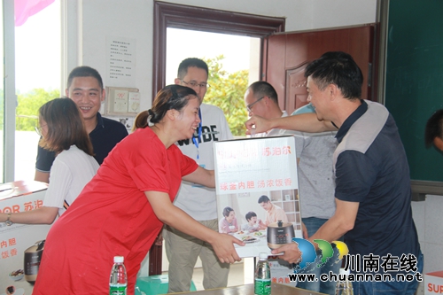 杜作文到泸县云龙镇开展教师节慰问活动(图4)