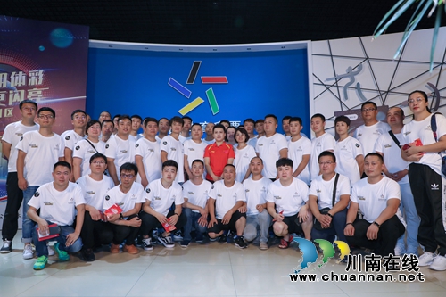 奥运冠军张梦雪亲临现场 见证体彩透明开奖(图9) 奥运冠军张梦雪亲临现场 见证体彩透明开奖(图9)