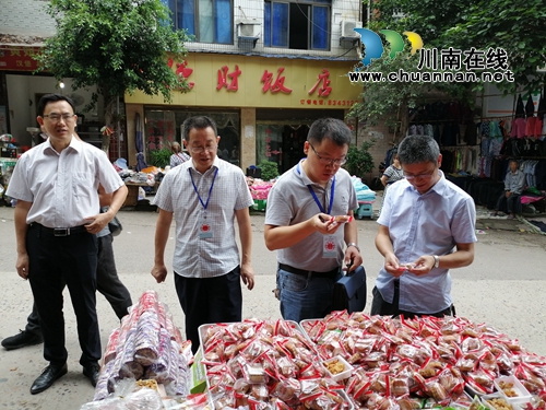 泸县潮河镇开展生鲜猪肉市场暨中秋节前食品安全检查(图1)