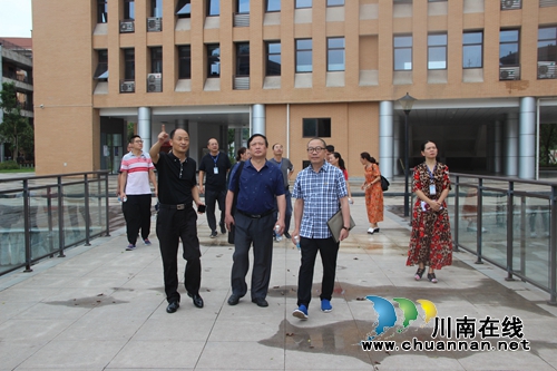 叙永三中：防“艾”工作获好评(图2)