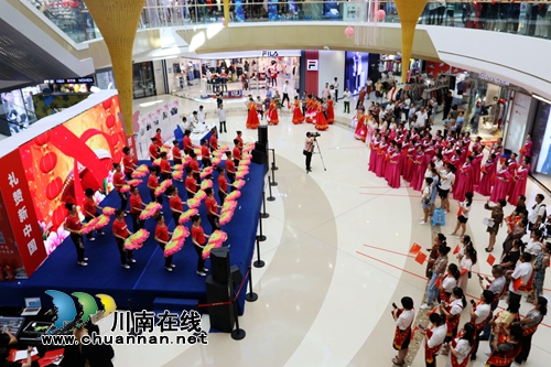 龙马潭举办表扬最美家庭传承好家风庆祝活动(图3)