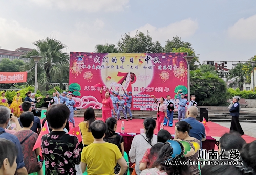 龙马潭区合道街社区:歌声送祝福 舞蹈传喝彩(图2) 龙马潭区合道街社区:歌声送祝福 舞蹈传喝彩(图2)