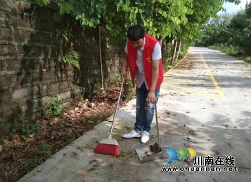 泸州市司法局志愿服务队到特兴街道奎丰社区宣扬传统文化(图1)