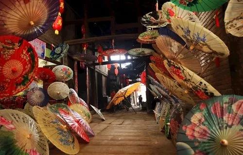 江阳区毕六福油纸伞获省生态旅博会金奖(图1)