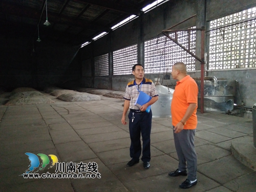 泸县潮河镇开展烟花爆竹、酒类企业安全检查(图3)