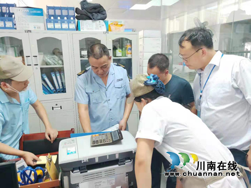 合江县市场监管局：坚持三个结合，抓“开学季”食品安全检查(图2)