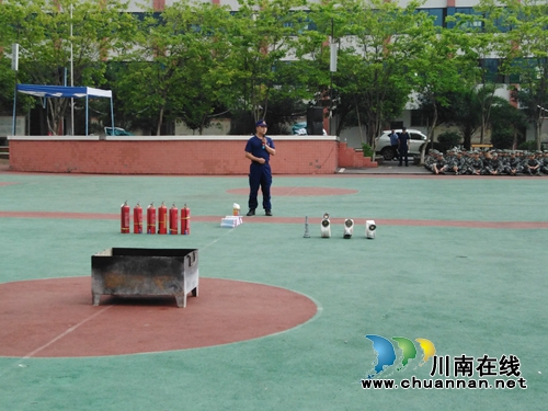 四川三河职业学院开展消防安全培训和灭火演练(图2)