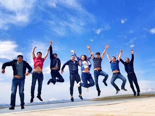 定制服务演时尚轮回&nbsp;岁月痕迹诉往日故事(图6)