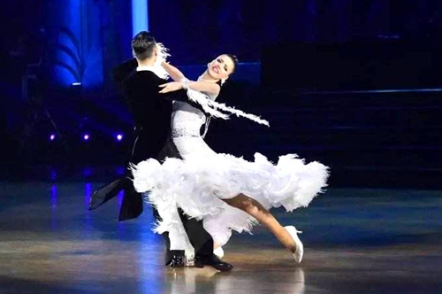 桑巴牛仔华尔兹来了！2019国标舞大赛首进泸州(图2)