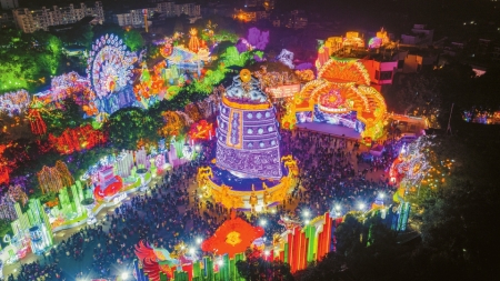 解密自贡彩灯何以点亮“地球村”(图1) 解密自贡彩灯何以点亮“地球村”(图1)