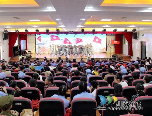 泸州龙马潭:这群孩子们演活了课本里的故事(图4) 泸州龙马潭:这群孩子们演活了课本里的故事(图4)