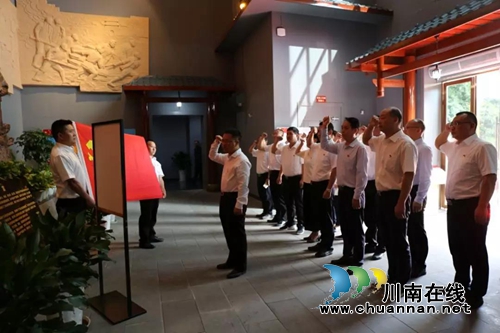 泸州市市监局：开展主题教育&nbsp;重温红色精神(图5)
