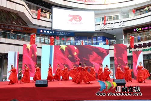 龙马潭：红星闪闪颂祖国&nbsp;砥砺奋进铸华章(图3)