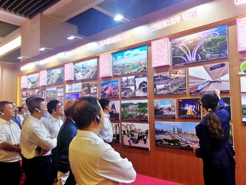 内江市庆祝新中国成立70周年成就展开展(图2) 内江市庆祝新中国成立70周年成就展开展(图2)