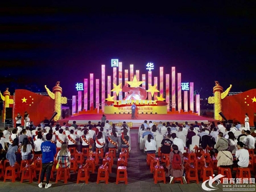 饱览宜宾美景 宜宾三江游船正式启航试运营(图3) 饱览宜宾美景 宜宾三江游船正式启航试运营(图3)