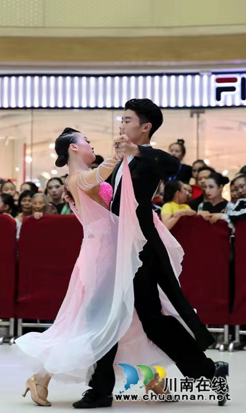 酷！酷！酪！2019国标舞大赛精彩纷呈(图3)
