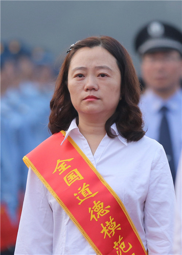 向祖国致敬!泸州市隆重举行升国旗仪式(图3) 向祖国致敬!泸州市隆重举行升国旗仪式(图3)