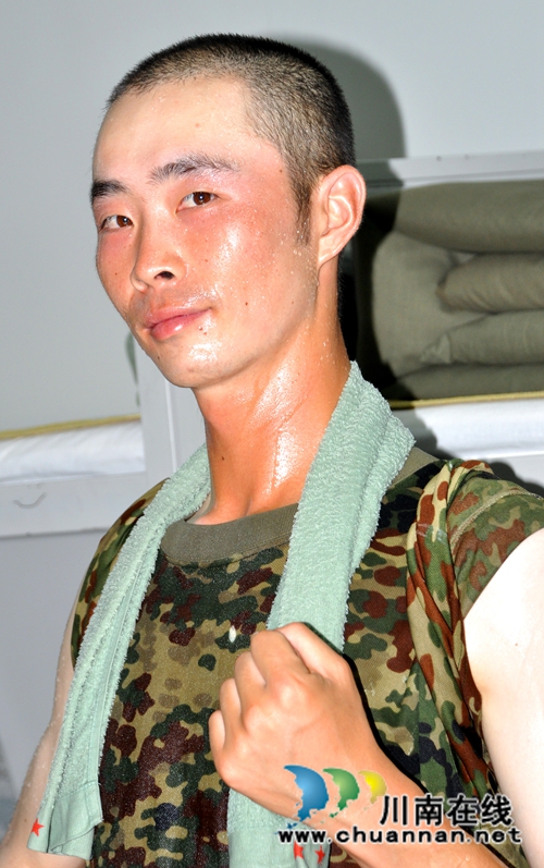 泸州王焯：参加国庆大阅兵&nbsp;&nbsp;是我一生的荣耀(图2)