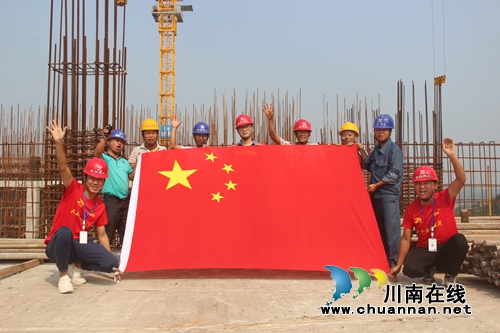 纳溪区棉花坡镇：“坚守”国庆&nbsp;“汗水”献礼(图1)