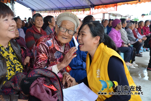 泸县龙城商会联合义工协会开展敬老节主题活动(图9)