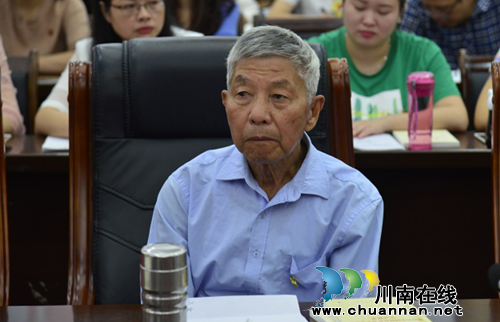 泸县建校召开不忘初心主题教育座谈会(图4)