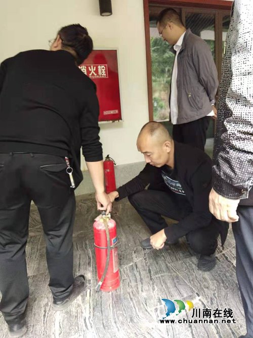 古蔺县自然资源和规划局开展“国庆”节前安全生产大检查(图1)