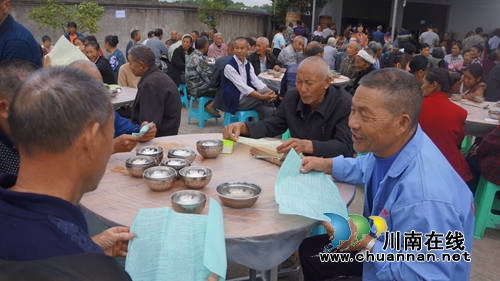 泸县立石镇天堂村开展“九九”敬老节庆祝活动(图3) 泸县立石镇天堂村开展“九九”敬老节庆祝活动(图3)