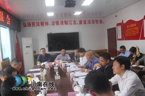 泸县代理县长曹阳到海潮镇听取工作汇报(图2)