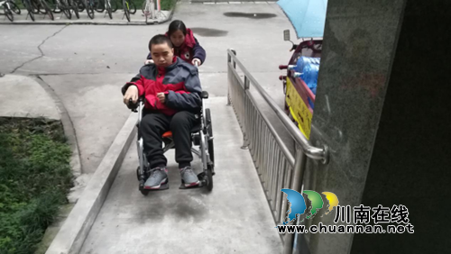 从患重病到网络红人&nbsp;泸州“脑瘫学霸”的拼搏路(图1)