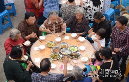 为30元报恩他捐30万 合江企业家致富不忘乡亲(图3) 为30元报恩他捐30万 合江企业家致富不忘乡亲(图3)