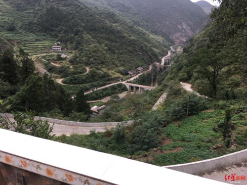 6位老人带头修桥，桥通了却成了“失信人”(图6)