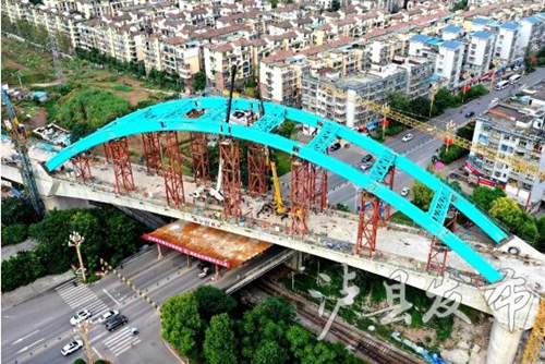 川南城际铁路泸县往泸州方向架梁通道打通啦(图1) 川南城际铁路泸县往泸州方向架梁通道打通啦(图1)