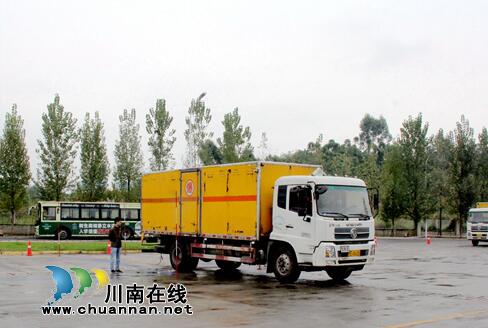 龙马潭：使出“技能包”&nbsp;货运司机“大比武”(图4)