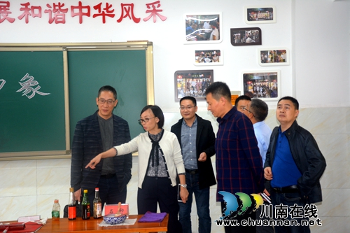 龙马潭区玉带河学校接受市级科技示范校评估验收(图2)