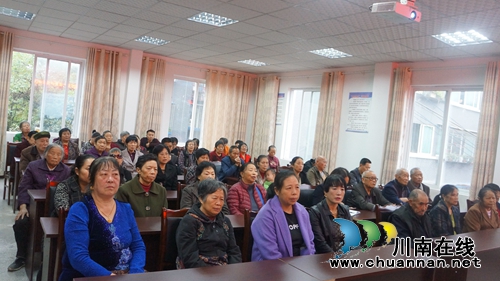 “酒城讲坛·龙城讲堂”走进泸县立石镇二郎井社区(图2)