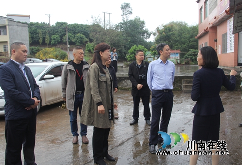 泸州市科协到泸县云龙镇调研名优水果专业技术协会(图1)