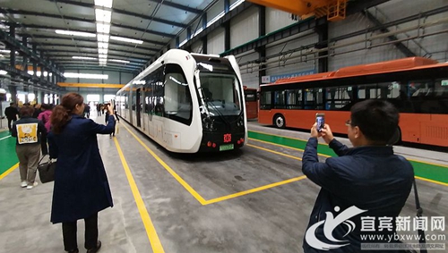 各地决策咨询专家点赞宜宾双城建设产业发展(图1)