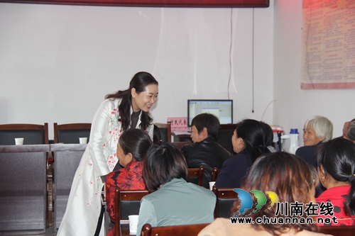 泸县妇联幸福使者助力乡村振兴百场家风家教巡讲走进云龙镇朱梅滩村(图2)