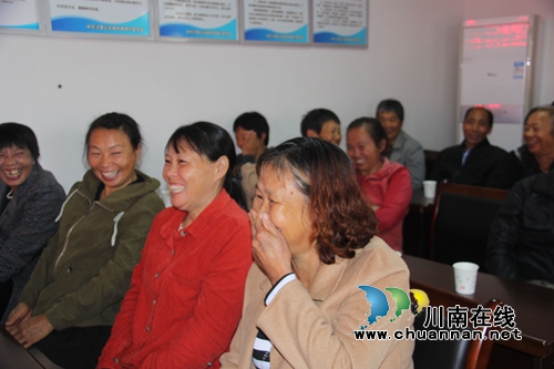 泸县妇联幸福使者助力乡村振兴百场家风家教巡讲走进云龙镇朱梅滩村(图3)