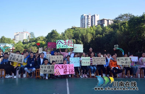 泸州十八中篮球赛&nbsp;燃爆整个校园(图2)